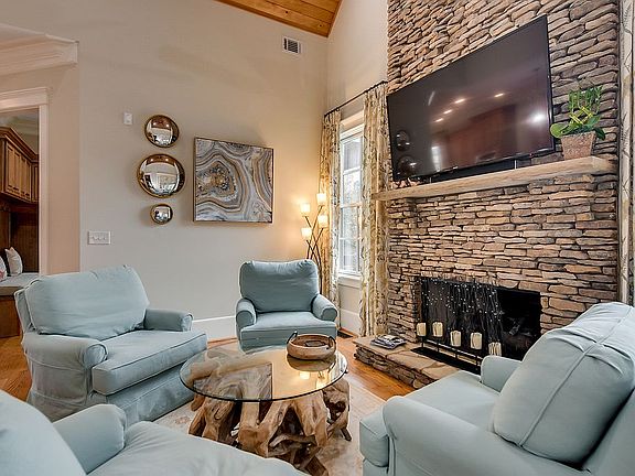 Keeping rm w/ stacked stone