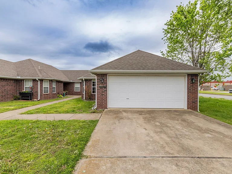 255 Ravenwood Rd #B — Photo 18