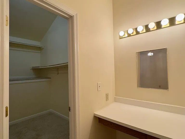 53 Cedarwood Cir — Photo 19