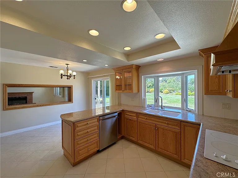 26543 Academy Dr — Photo 14