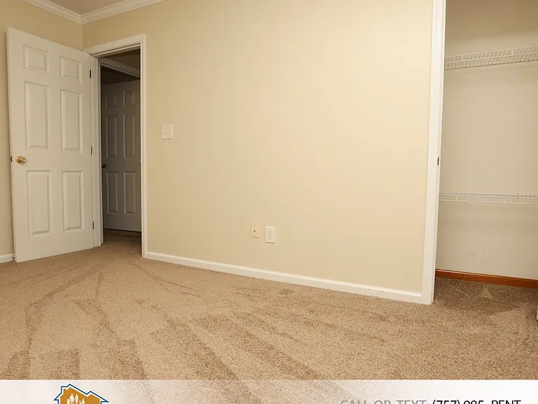 938 Churchill Ln — Photo 24