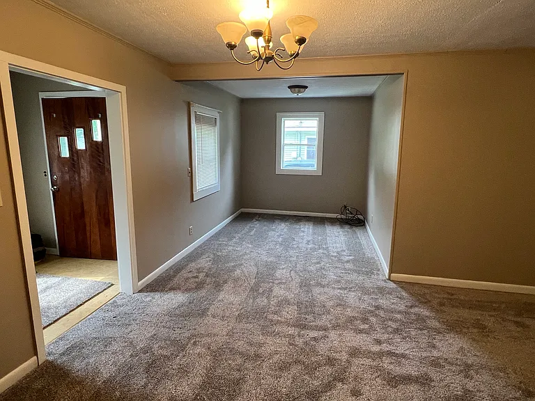 54184 Independence St — Photo 5