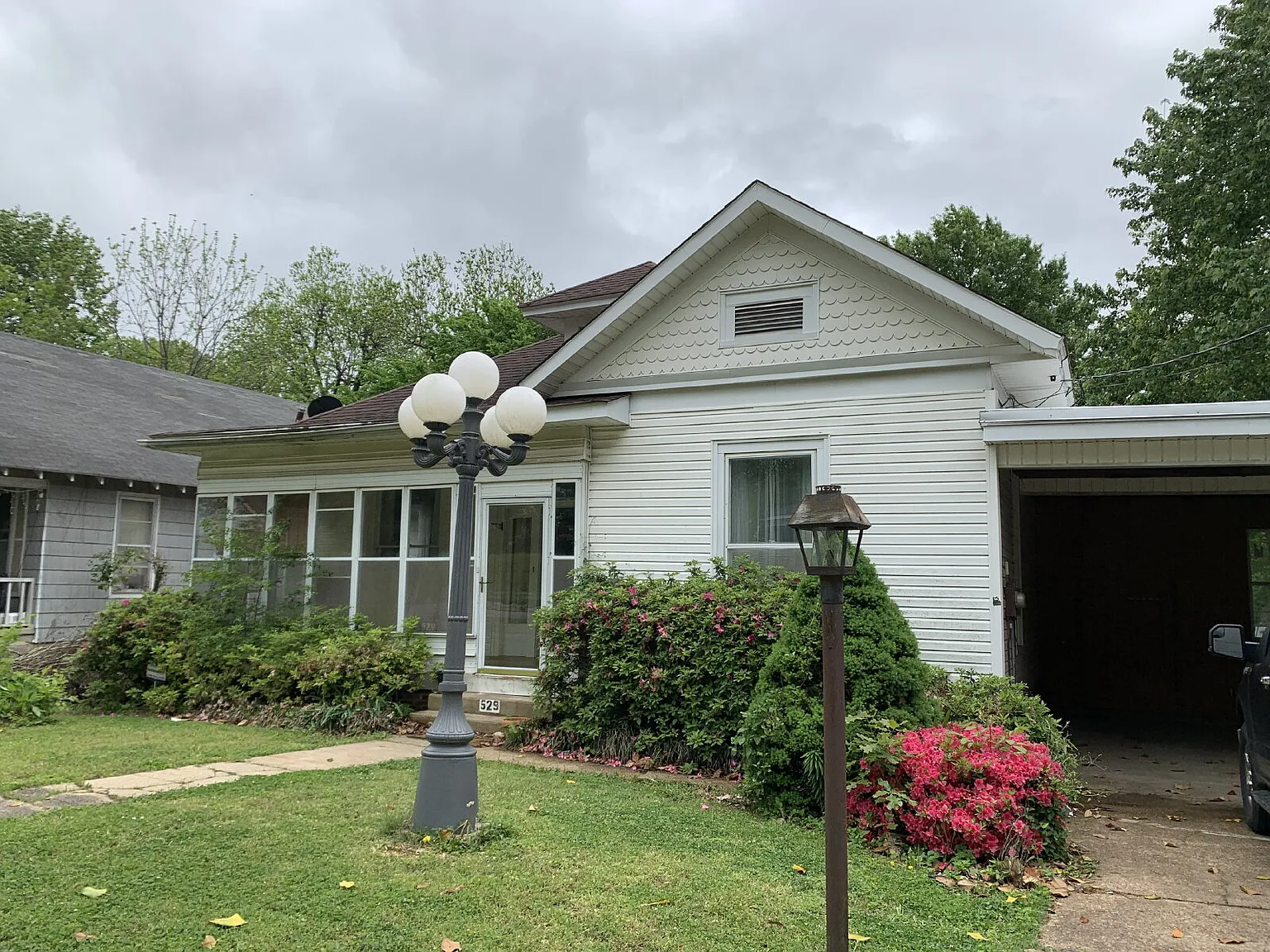 3 bed, 2.0 bath, 1860 sqft, $1,350 — Photo 3