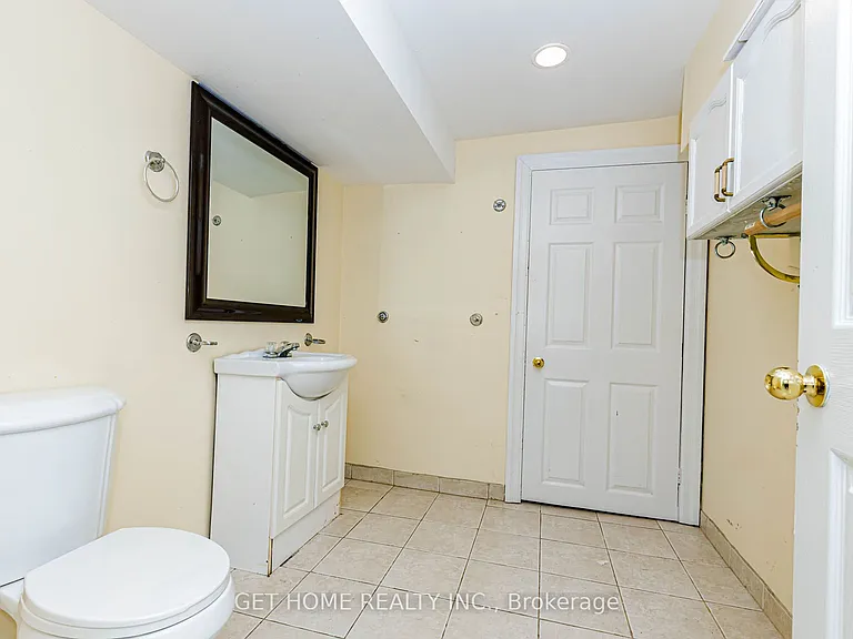 147 Foxchase Ave W — Photo 40
