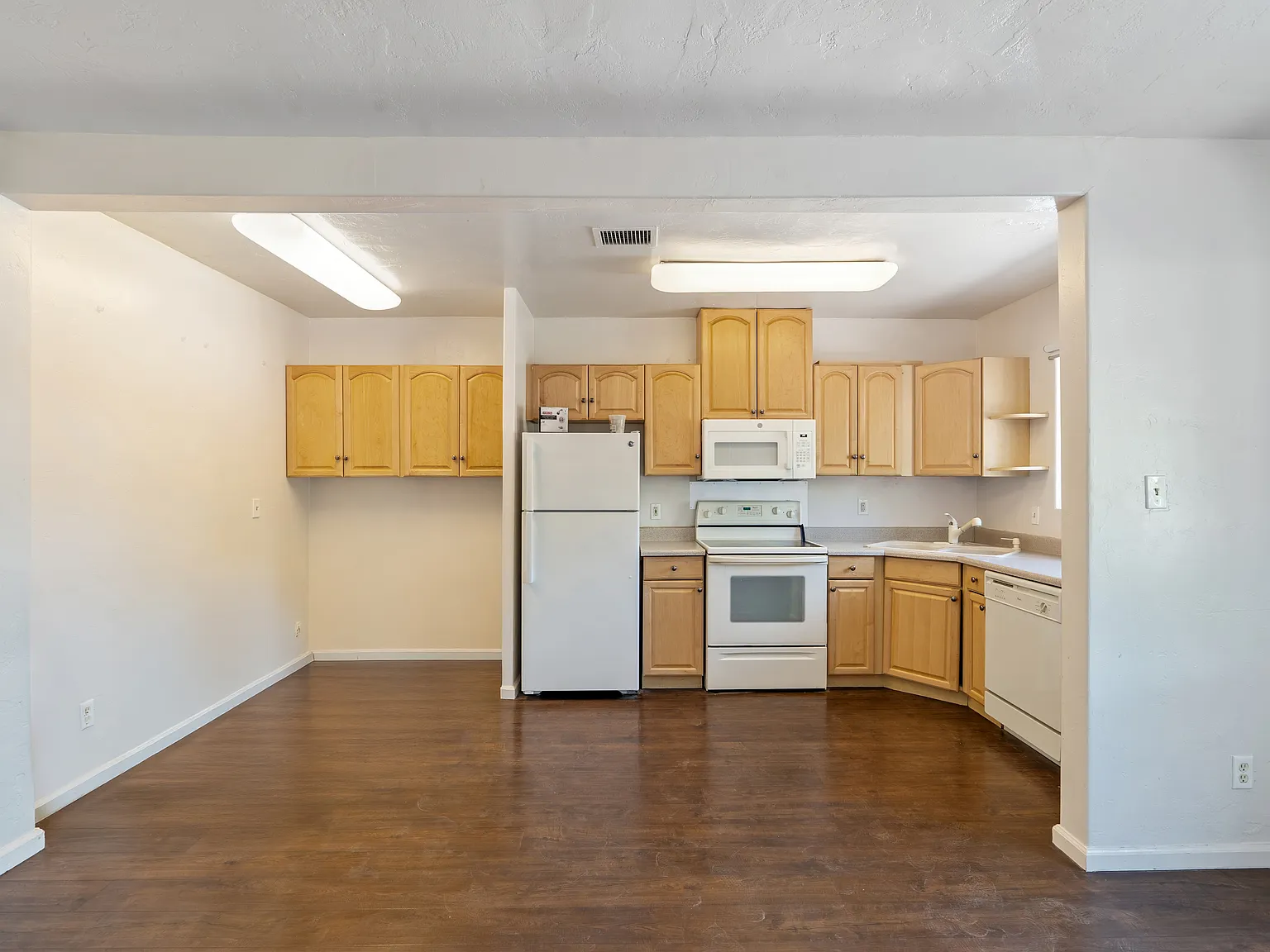 1 bed, 650 sqft, $1,125 — Photo 3
