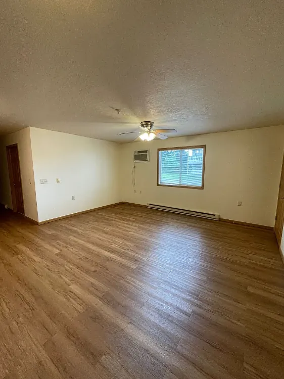 2 bed, 725 sqft, $995 — Photo 2