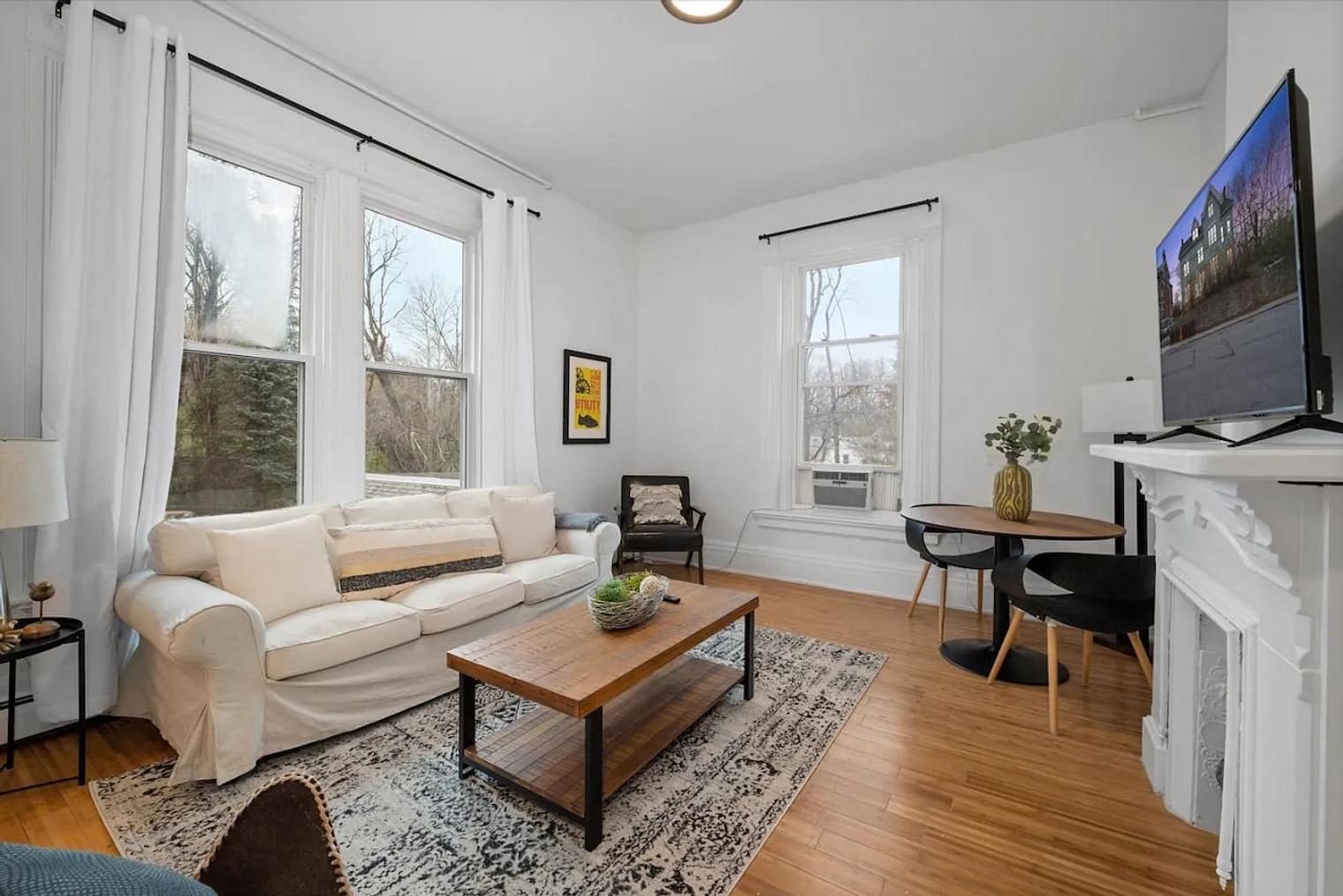 1 bed, 1.0 bath, 592 sqft, $1,923 — Photo 1