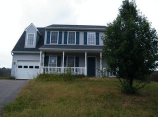 10628 Hamiltons Crossing Dr, Fredericksburg, VA 22408