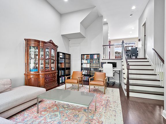 5th image of 6330 N Sacramento Ave