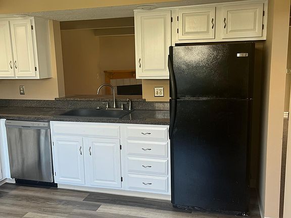 2nd image of 6995 Dublin Village Dr