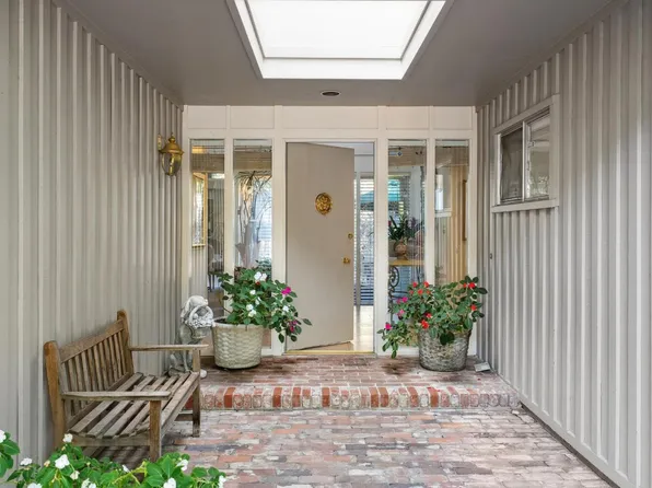 492 Fairway Drive, Novato, CA 94949