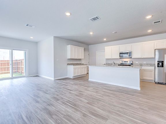 4th image of 2425 Oscar Eli Pl