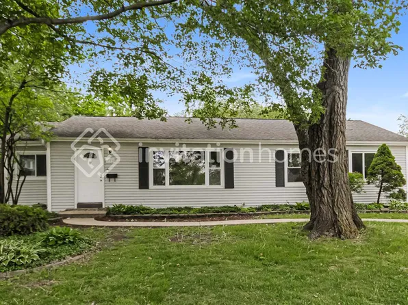 235 Batavia Ln, La Grange, IL 60169