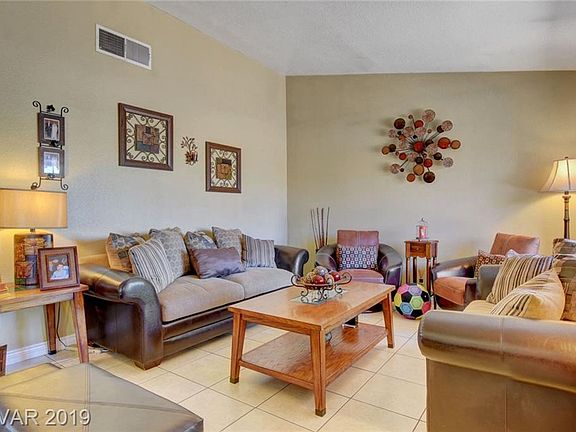 4th image of 1724 Starbuck Dr