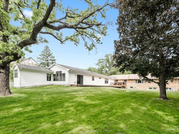 12N988 Engel Rd, Sycamore, IL 60178