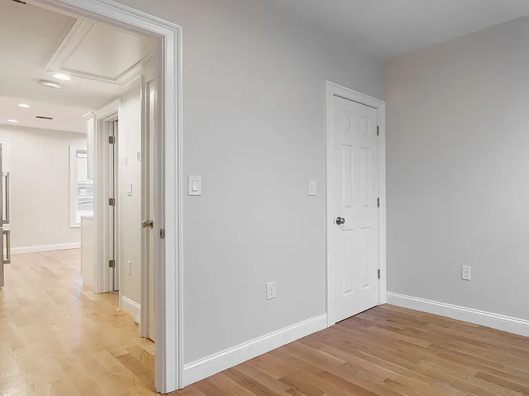 217 W 9th St #2 — Photo 9