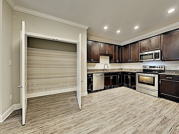 5th image of 5858 Bradford Lake Ln