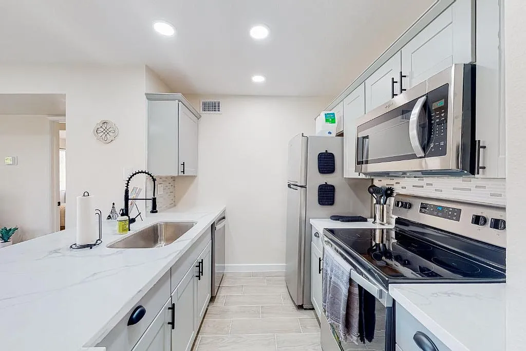 1 bed, $2,050 — Photo 3