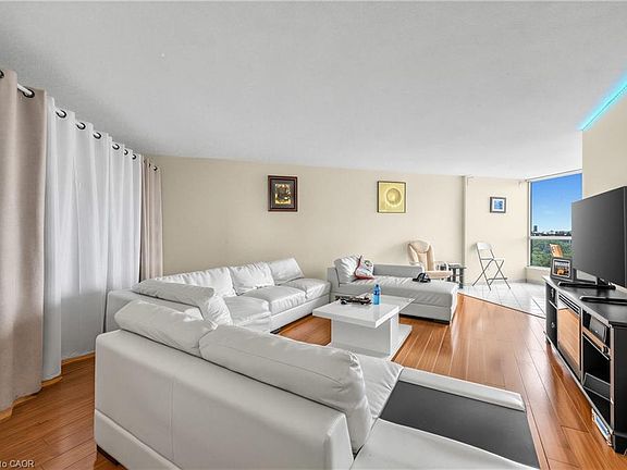 3rd image of 1 Rowntree Rd #1109
