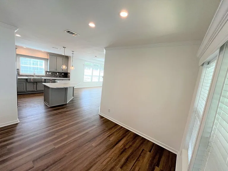 5620 Woodford St #5620E — Photo 13