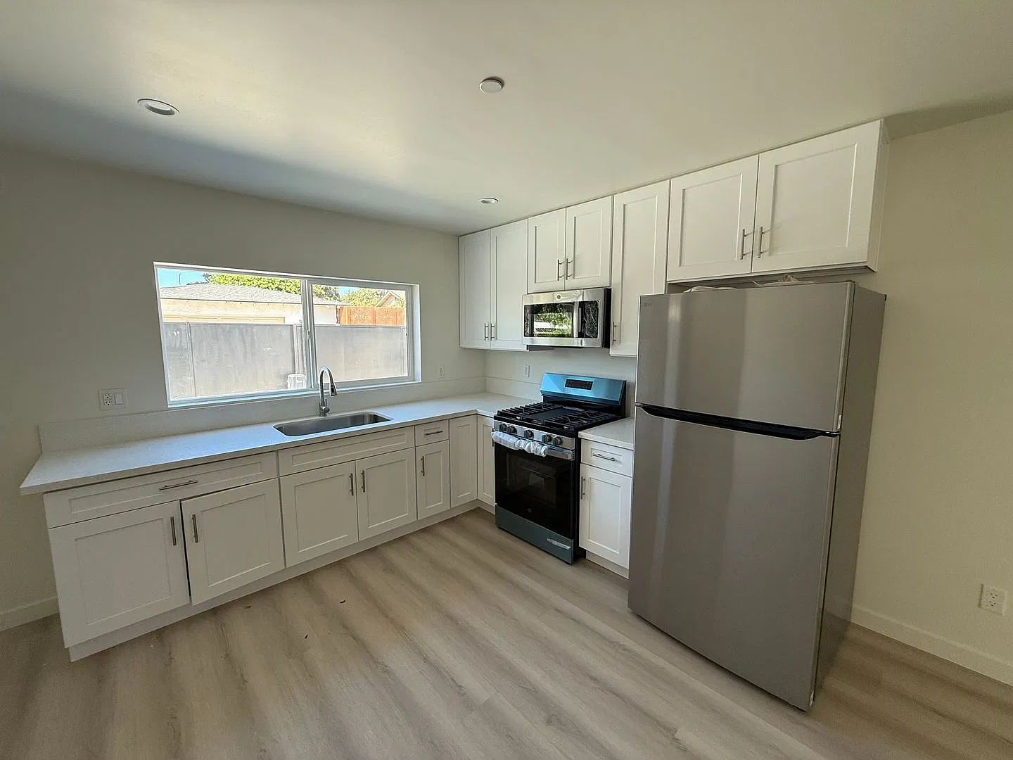 San Fernando Properties — Photo 3