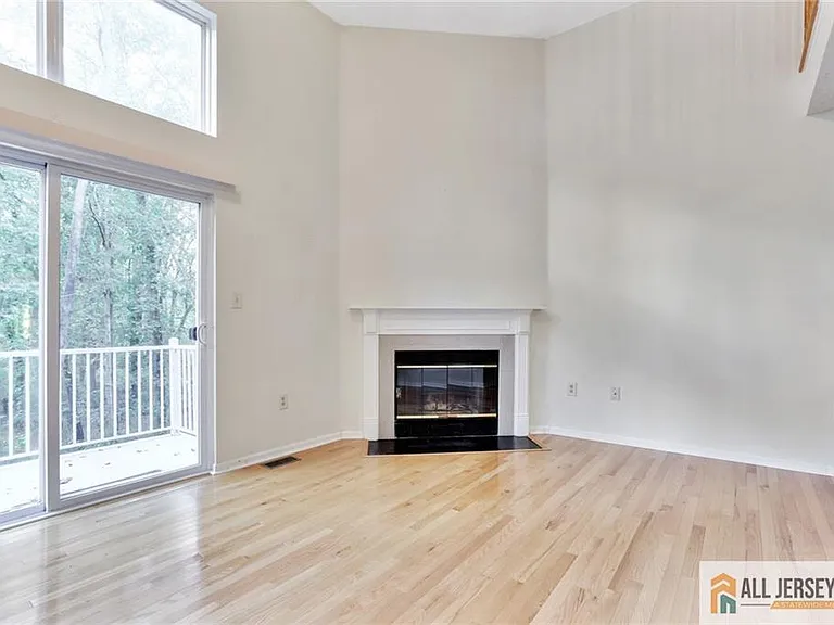 140 S Barrow Pl — Photo 3