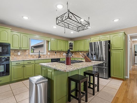 12th image of 6052 Morganton Rd