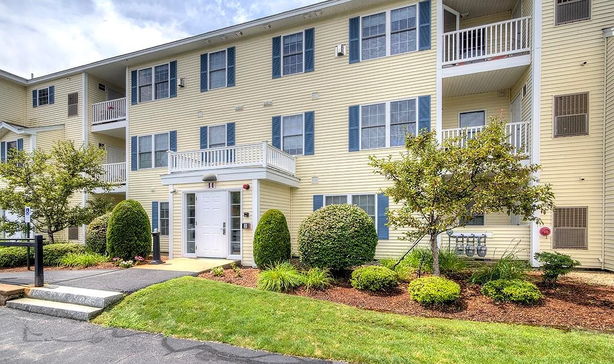 Building Photo - 14 Crestview Cir #164
