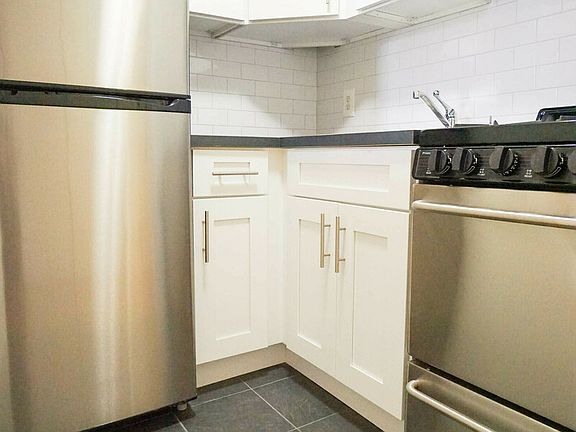 4th image of 307 E 94th St #3B
