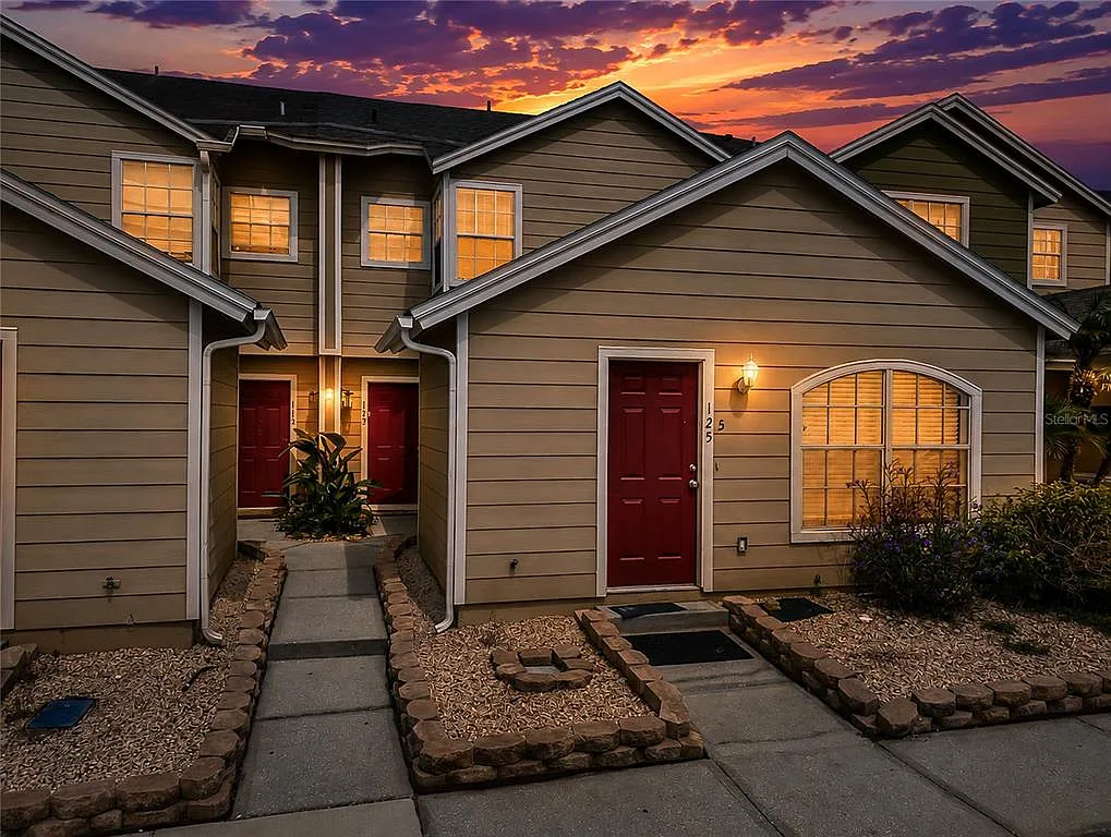3 bed, 2.0 bath, 1400 sqft, $1,795 — Photo 2