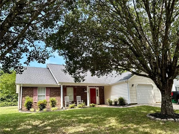 4301 Garden Club St, High Point, NC 27265