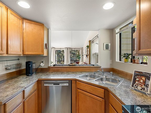 5th image of 15123 Sunwood Boulevard #GG33