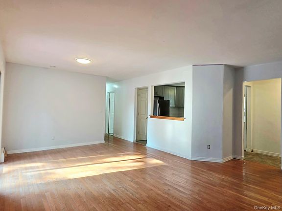 4th image of 149 Moriches Avenue