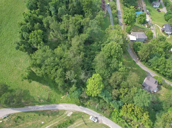 Lockview Ave, Morgantown, WV 26501