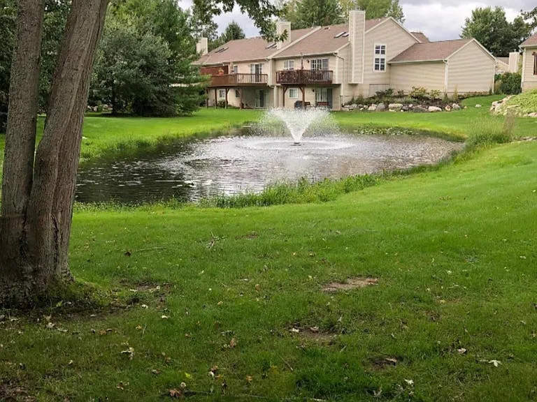 4374 Pond Ridge Ct NE — Photo 3
