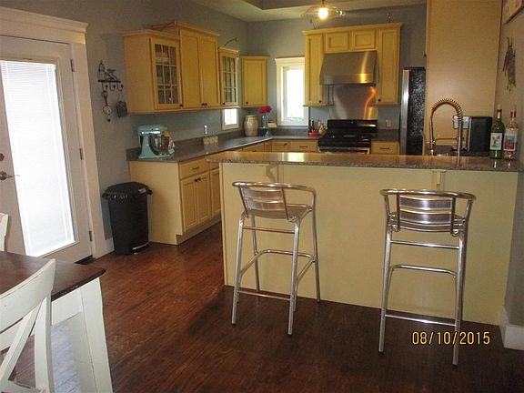 5th image of 401 E Rosewood St