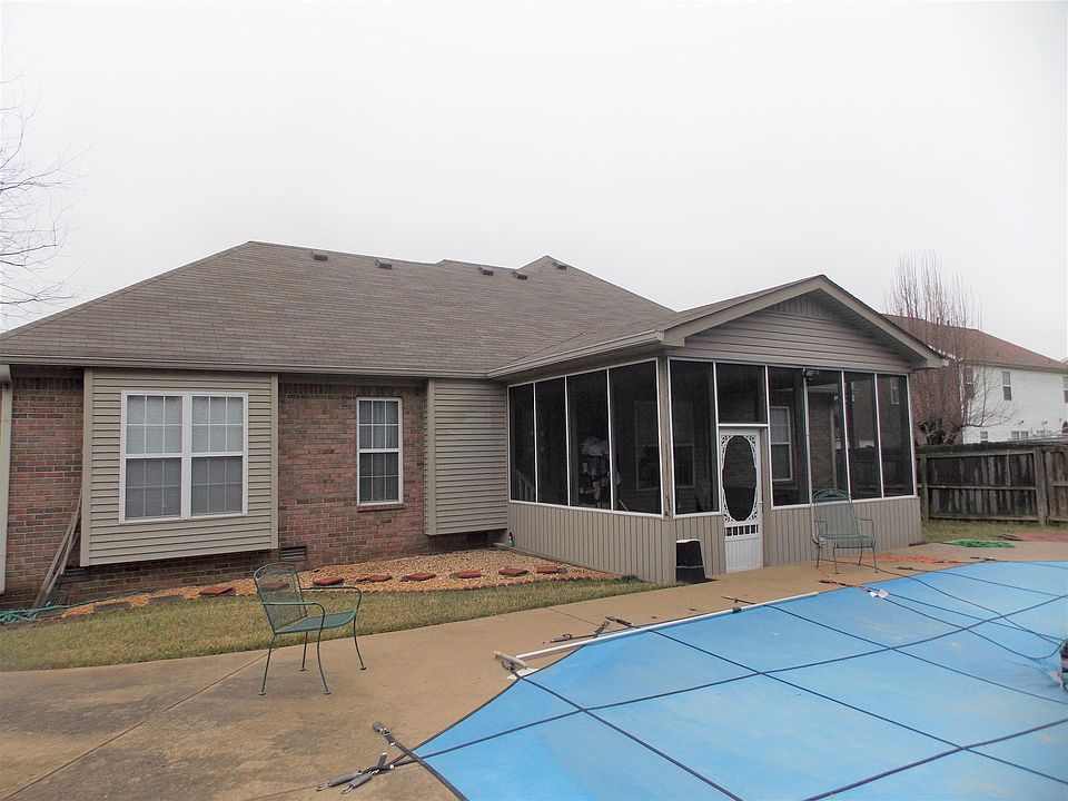 2nd image of 581 Hillside Ln