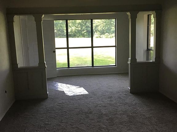 5th image of 116 Fairway Dr E
