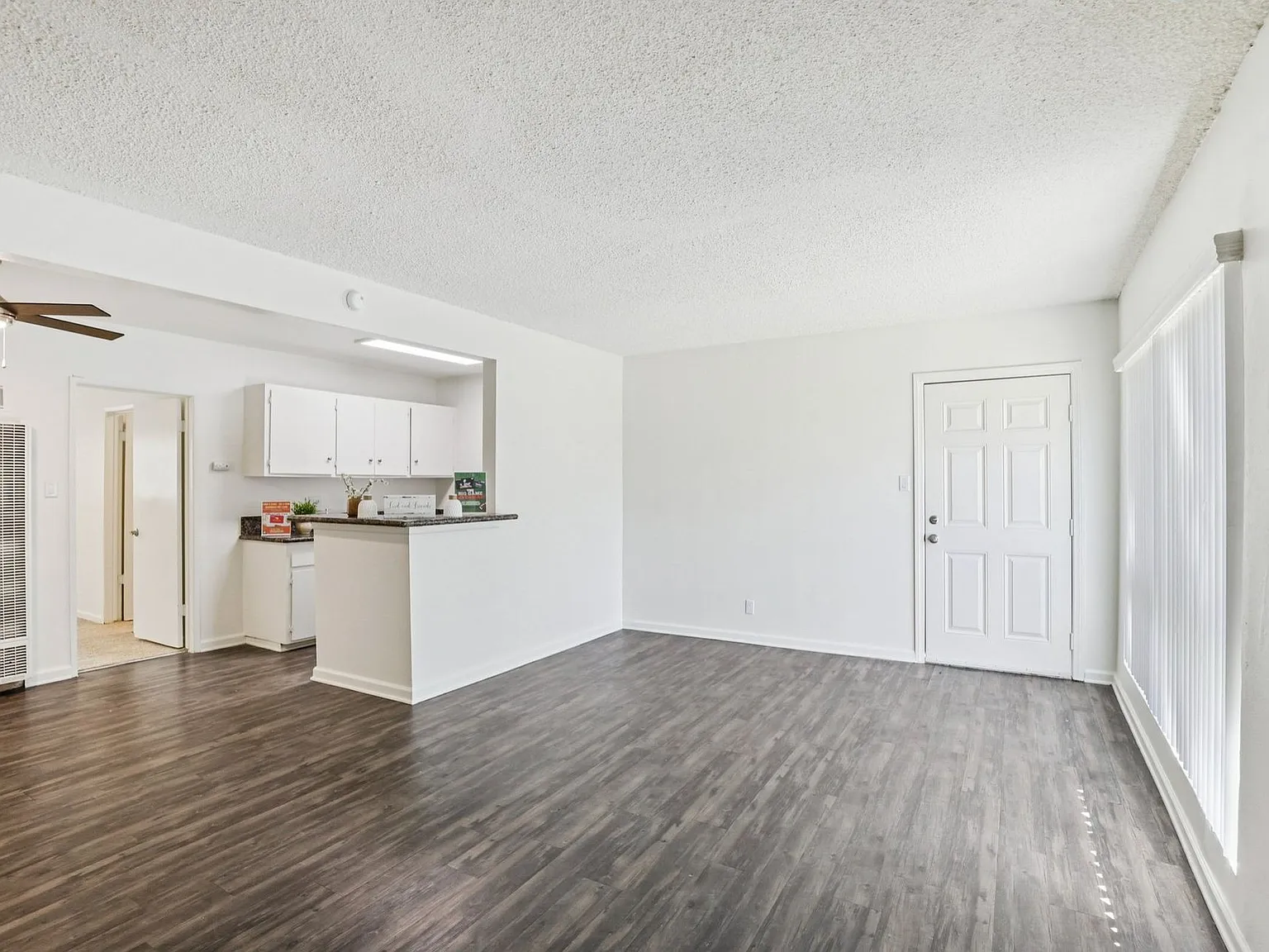 Anaheim Place — Photo 3