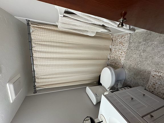 5th image of 2360 SW Archer Rd APT 305