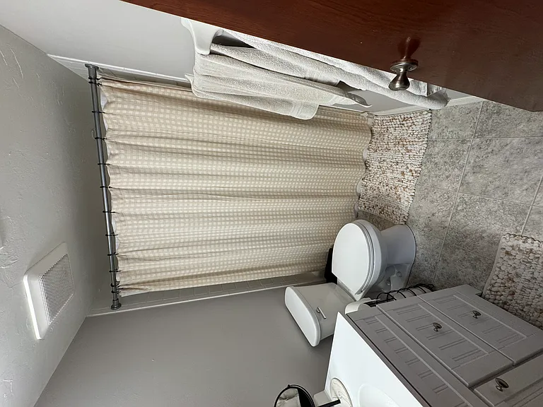2360 SW Archer Rd #305 — Photo 5