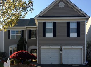 30 Turnberry Dr, Manalapan, NJ 07726