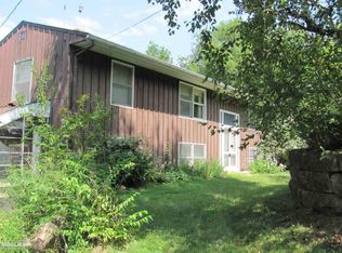 4302 S Blanding Rd, Hanover, IL 61041