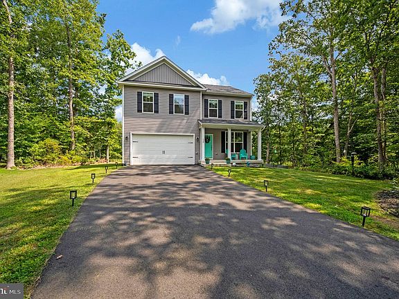 3rd image of 110 Chesterfield Ct