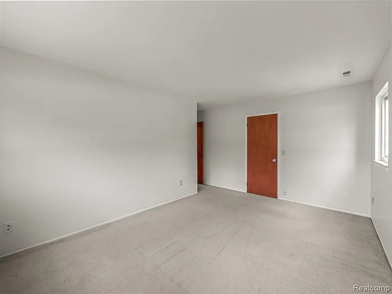 490 Baldwin Ave #5 — Photo 21