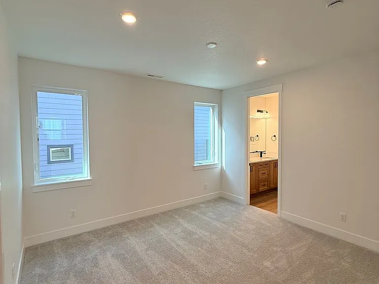 2451 N Villa Rd — Photo 11