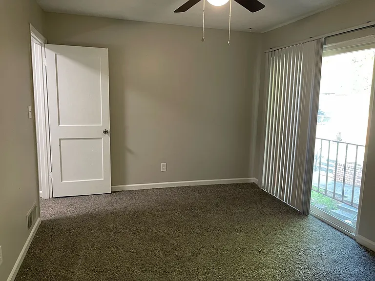Peachtree Townhomes — Photo 12