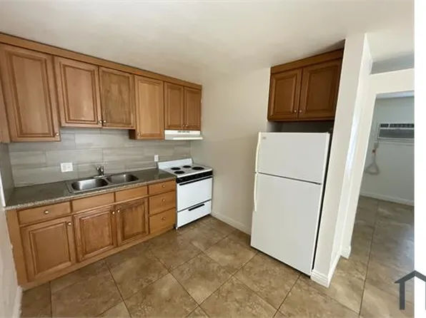 305 N 10th St, Las Vegas, NV
