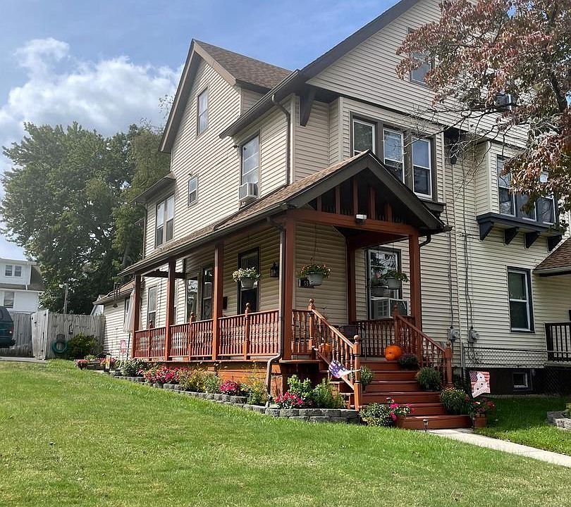1st image of 555 Velde Ave