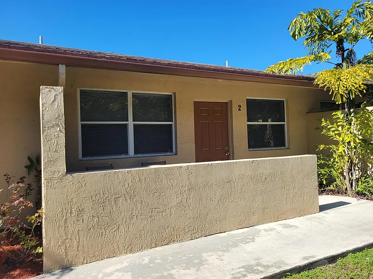 2227 Monroe St — Photo 1